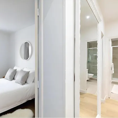 Cosy 1BR - Sleeps 5 - Trocadéro * Parigi